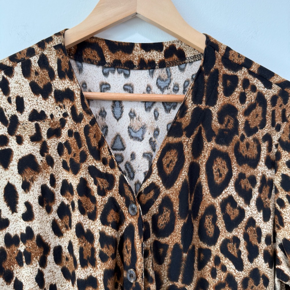 Leopard Print Longline Slinky Knit Cardigan Sz L Button Front Pockets VNeck Boho - Picture 3 of 8